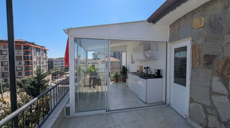 Avsallar, Alanya'daki Gold Nest Suite – camlı mutfak-oturma alanlı, deniz manzaralı teras